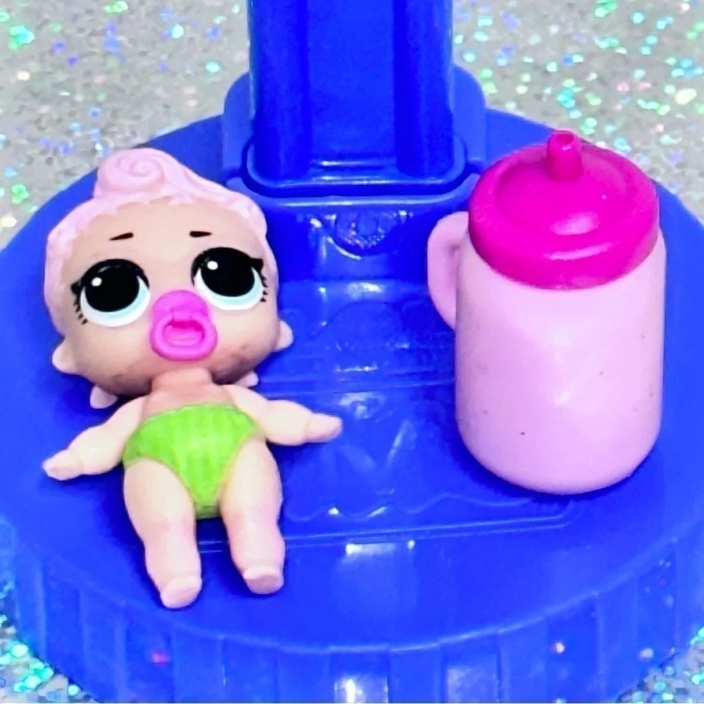 L.O.L. SURPRISE Royal High-Ney Fashion Doll Big & Lil Sis Bottle Outfit Shoes